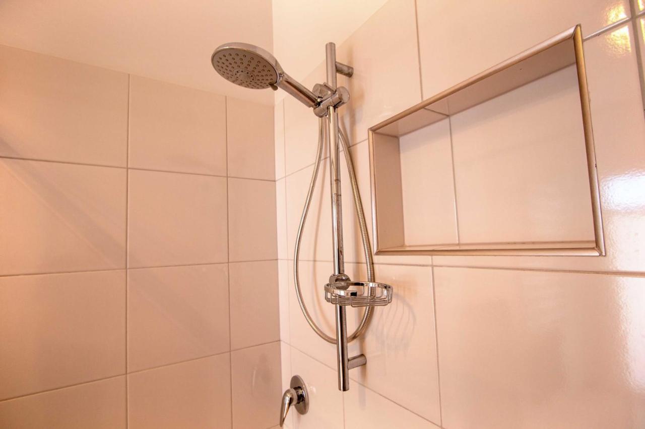 Coorong Island Retreat - Farm Stay At Pet Friendly Property Meningie Eksteriør bilde