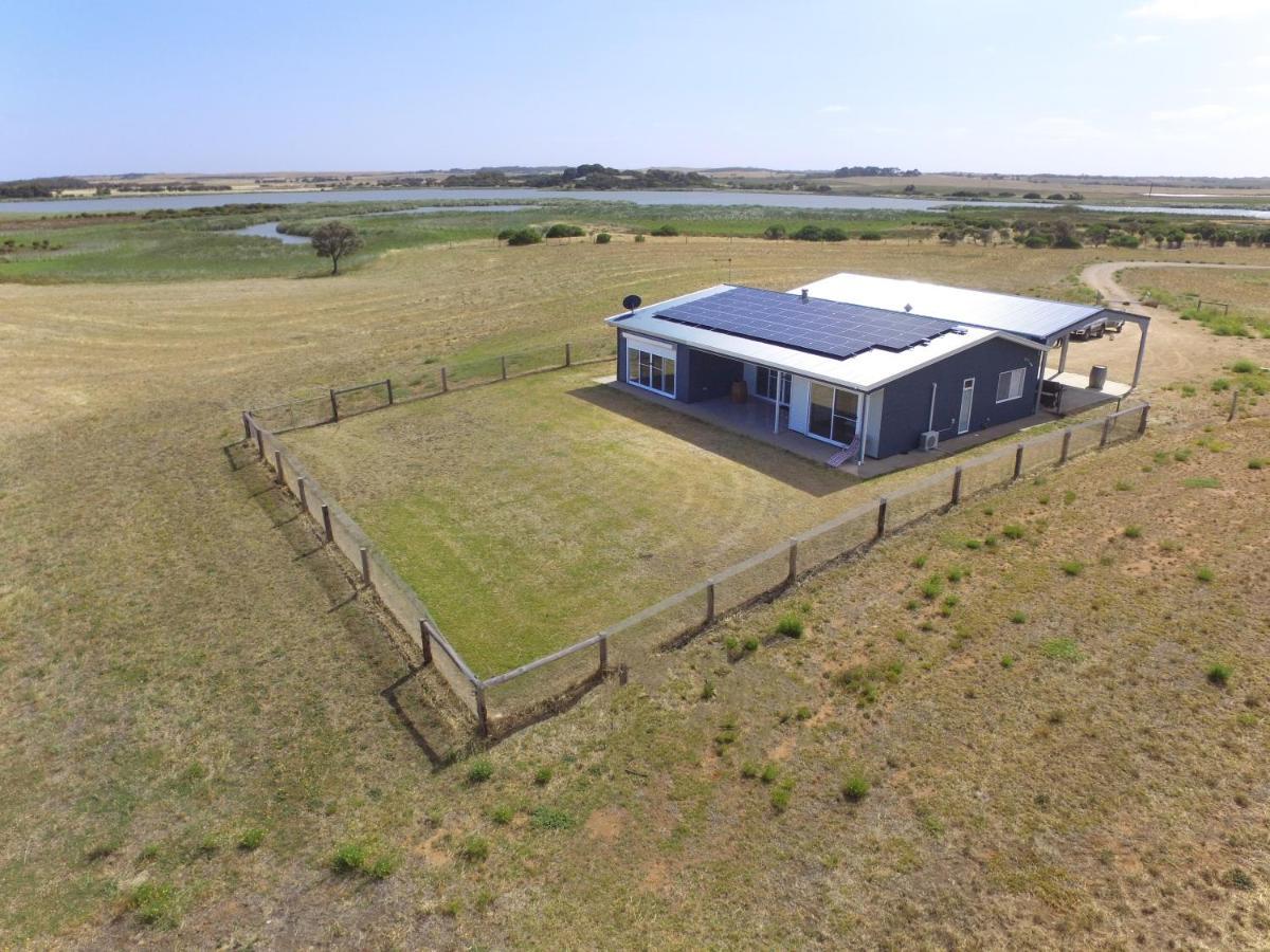 Coorong Island Retreat - Farm Stay At Pet Friendly Property Meningie Eksteriør bilde