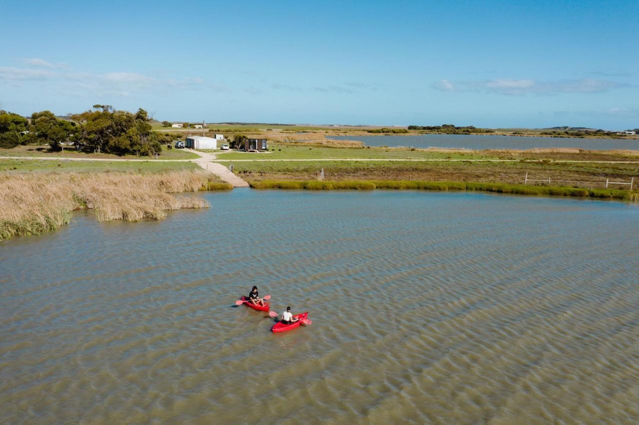 Coorong Island Retreat - Farm Stay At Pet Friendly Property Meningie Eksteriør bilde