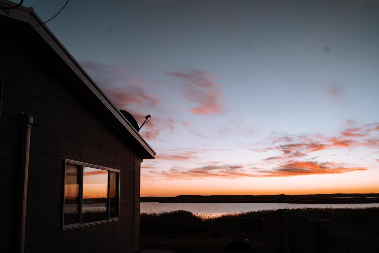 Coorong Island Retreat - Farm Stay At Pet Friendly Property Meningie Eksteriør bilde
