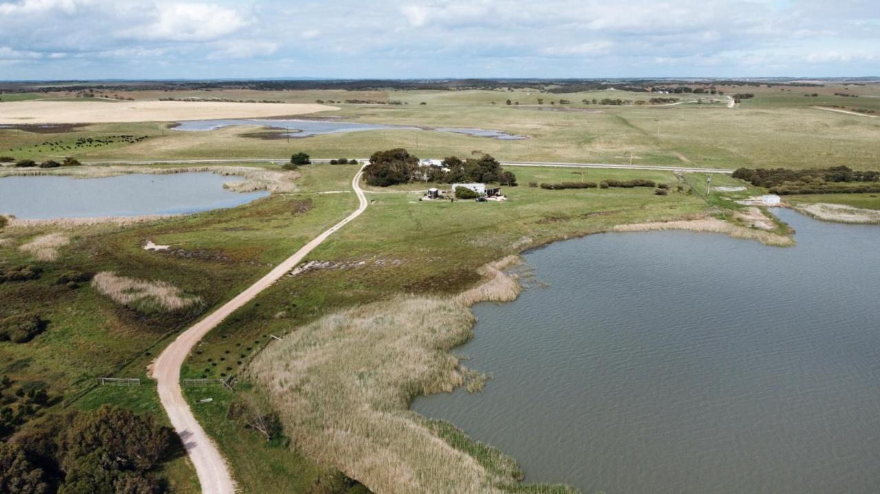 Coorong Island Retreat - Farm Stay At Pet Friendly Property Meningie Eksteriør bilde