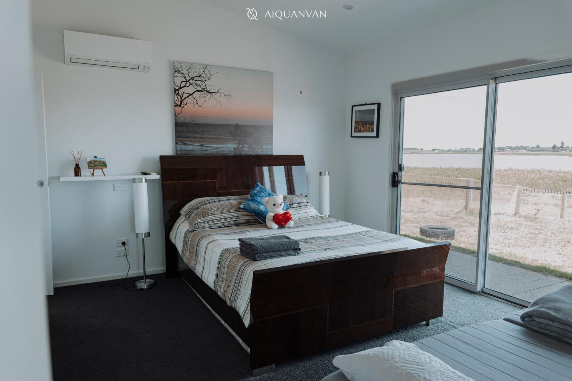 Coorong Island Retreat - Farm Stay At Pet Friendly Property Meningie Eksteriør bilde